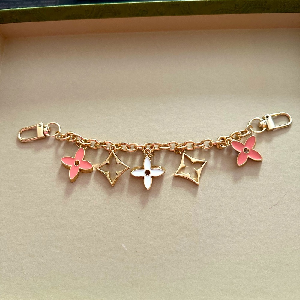 Elegant Pink and White Floral Bag/Charm Bracelet